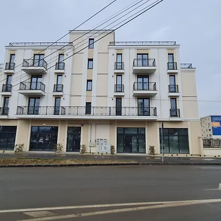Jafar 6 - 2br With Balcony & Workspace *