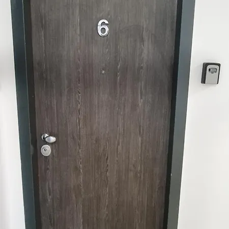 Jafar 6 - 2Br Apartment With Balcony & Workspace Appartement