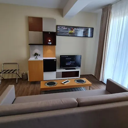 Appartement Jafar 6 - 2Br Apartment With Balcony & Workspace Timişoara
