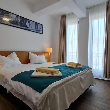 Jafar 6 - 2Br Apartment With Balcony & Workspace * Timişoara