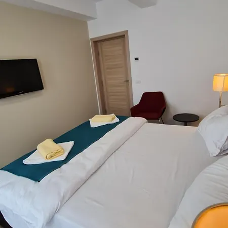 Jafar 6 - 2Br Apartment With Balcony & Workspace