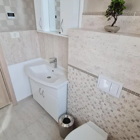 Jafar 6 - 2Br Apartment With Balcony & Workspace