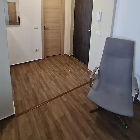 Jafar 6 - 2Br Apartment With Balcony & Workspace *