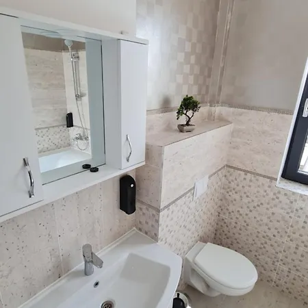 Jafar 6 - 2Br Apartment With Balcony & Workspace