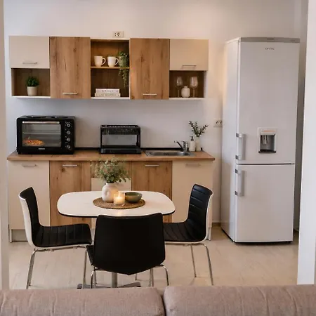 Apartament Jafar 6 - 2br With Balcony & Workspace